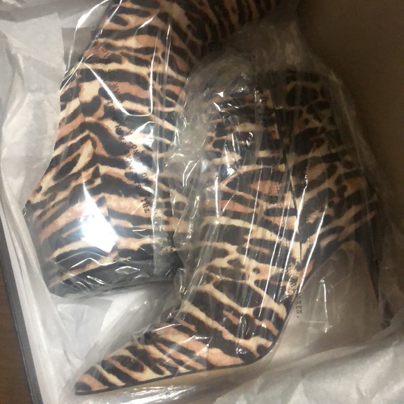 Completely new bootie - Picture 9 of 9